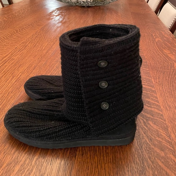 Knit UGG Classic Cardy Boots in black - Picture 4 of 5